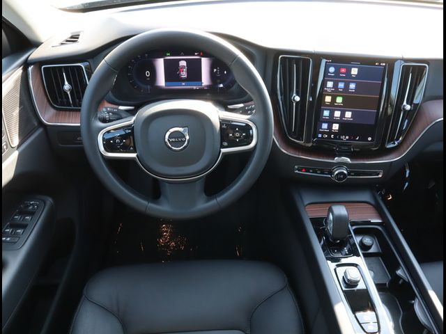 2024 Volvo XC60 Plus Dark Theme