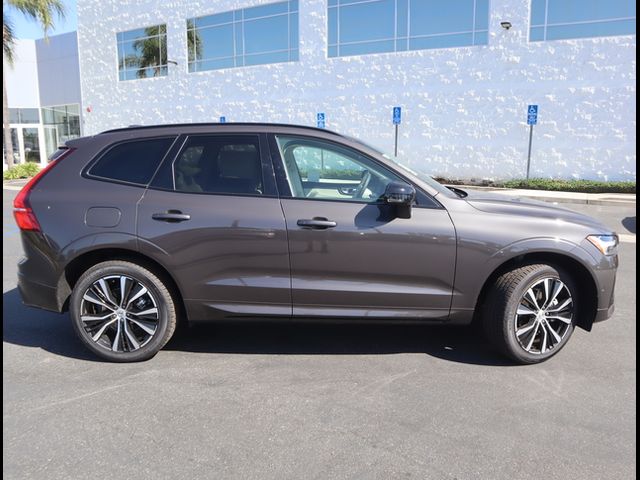 2024 Volvo XC60 Plus Dark Theme