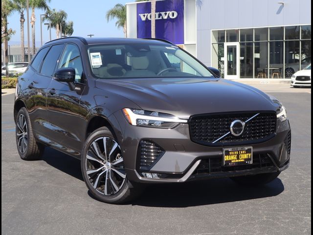 2024 Volvo XC60 Plus Dark Theme