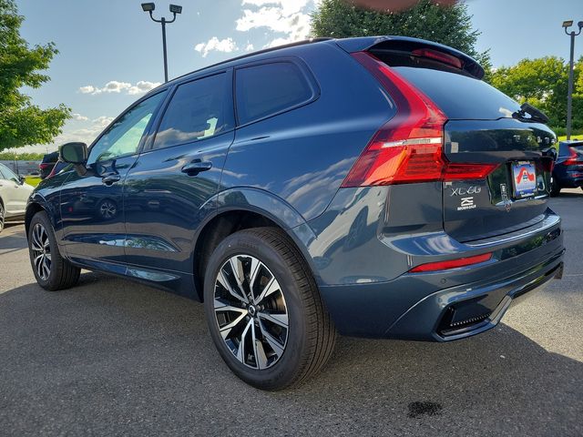 2024 Volvo XC60 Core Dark Theme