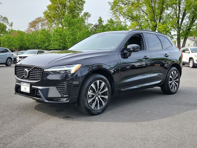 2024 Volvo XC60 Core Dark Theme