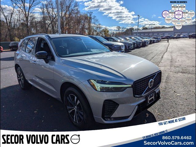 2024 Volvo XC60 Core Dark Theme