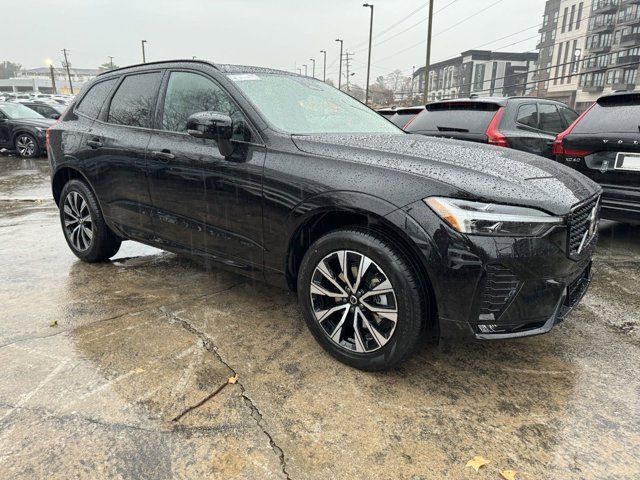 2024 Volvo XC60 Core Dark Theme