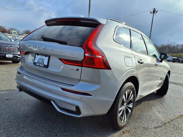 2024 Volvo XC60 Core Dark Theme
