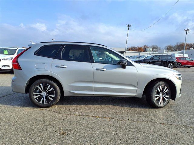 2024 Volvo XC60 Core Dark Theme