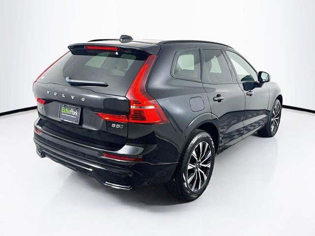 2024 Volvo XC60 Core Dark Theme