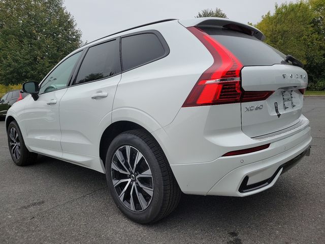 2024 Volvo XC60 Core Dark Theme