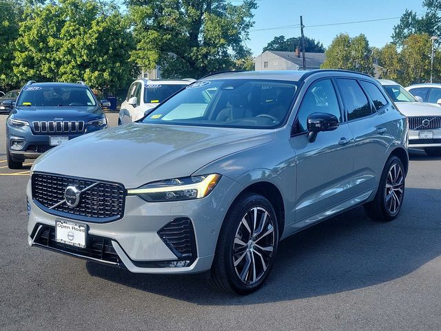 2024 Volvo XC60 Plus Dark Theme