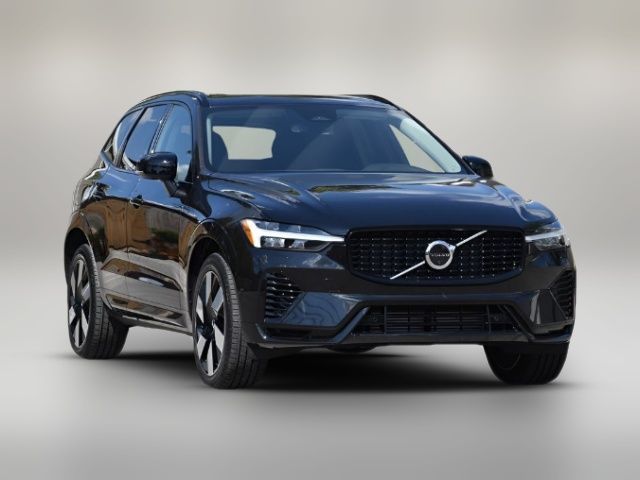 2024 Volvo XC60 Recharge Plug-In Hybrid Plus Dark Theme