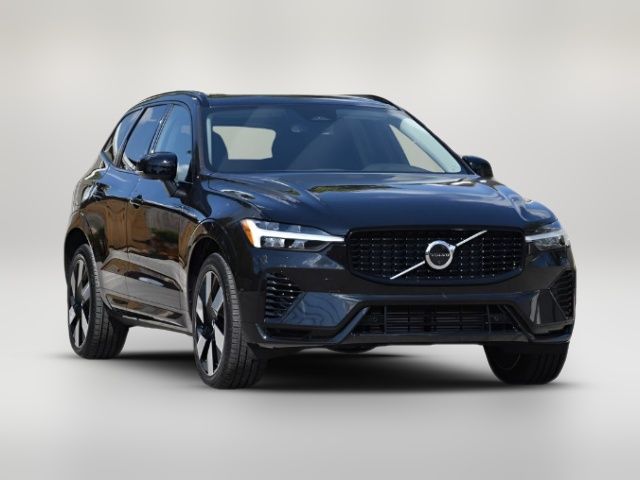 2024 Volvo XC60 Recharge Plug-In Hybrid Plus Dark Theme