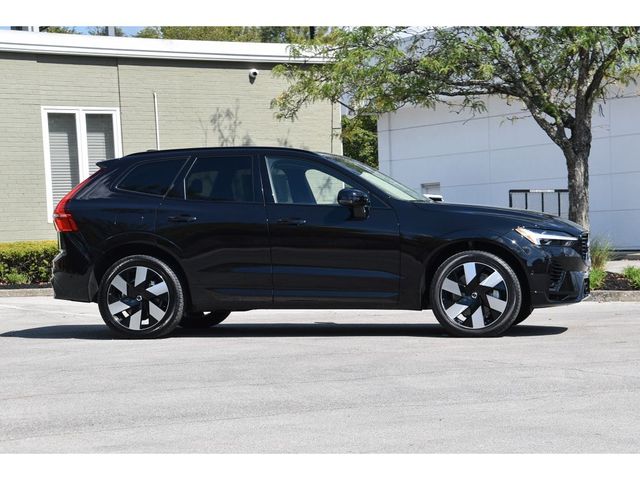 2024 Volvo XC60 Recharge Plug-In Hybrid Plus Dark Theme