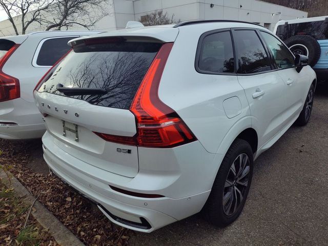 2024 Volvo XC60 Plus Dark Theme