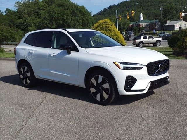 2024 Volvo XC60 Recharge Plug-In Hybrid Plus Dark Theme