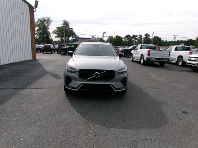 2024 Volvo XC60 Plus Dark Theme