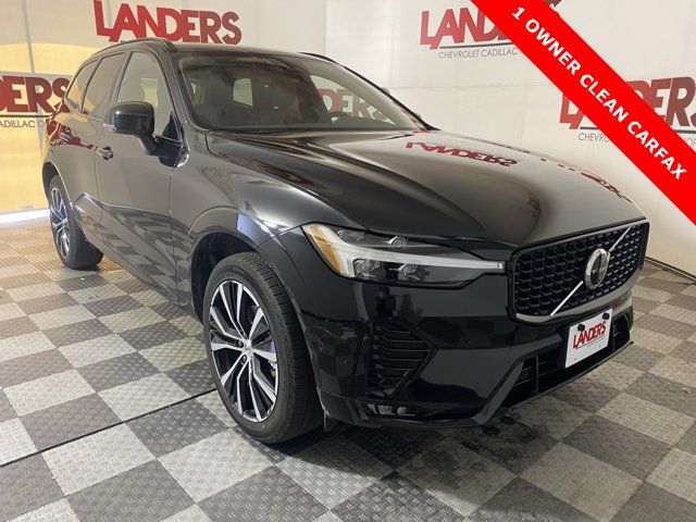 2024 Volvo XC60 Plus Dark Theme