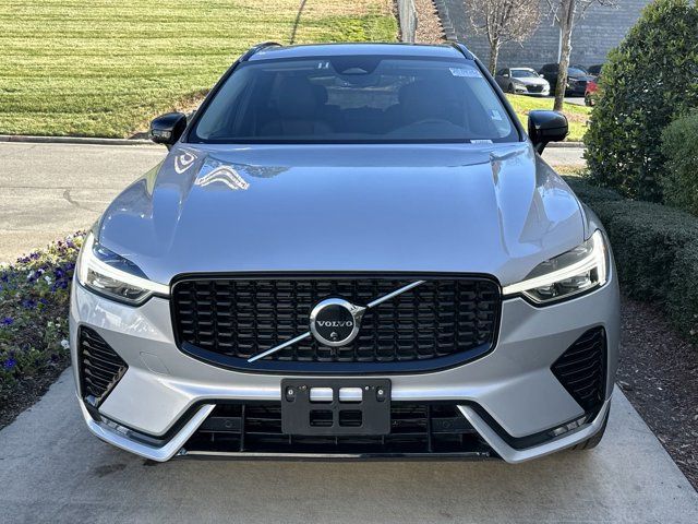 2024 Volvo XC60 Plus Dark Theme