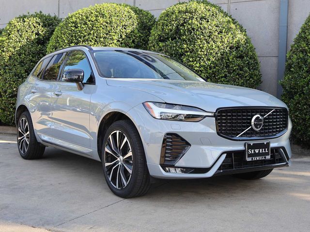 2024 Volvo XC60 Plus Dark Theme
