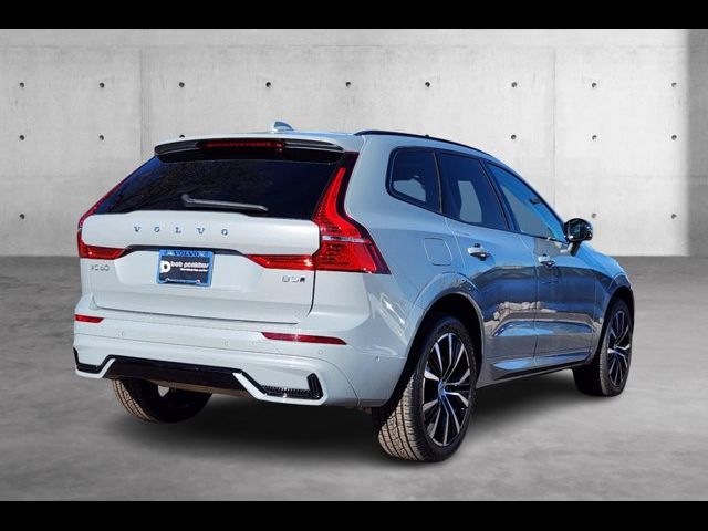 2024 Volvo XC60 Plus Dark Theme