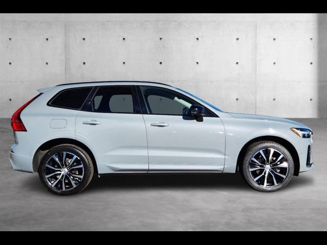 2024 Volvo XC60 Plus Dark Theme