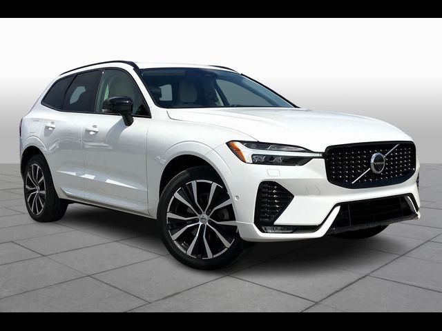 2024 Volvo XC60 Plus Dark Theme