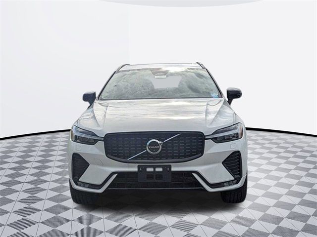 2024 Volvo XC60 Plus Dark Theme