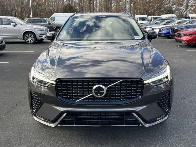 2024 Volvo XC60 Plus Dark Theme