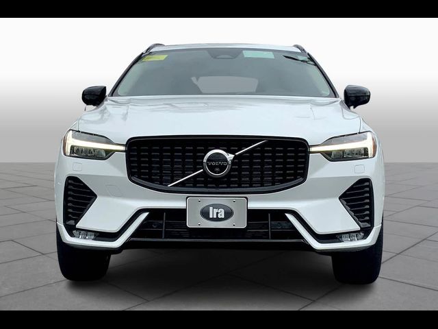 2024 Volvo XC60 Plus Dark Theme