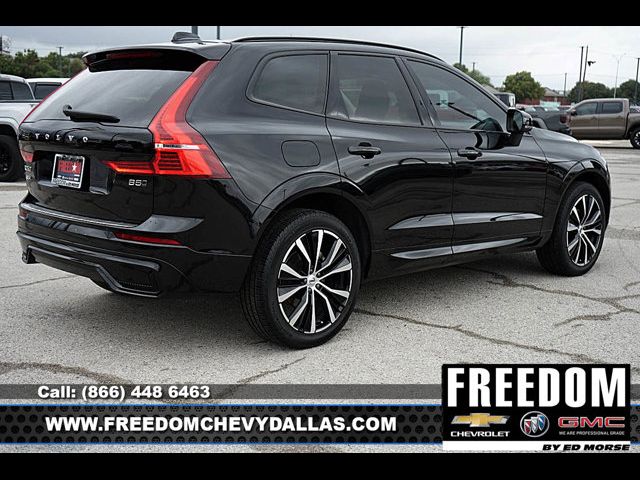 2024 Volvo XC60 Plus Dark Theme