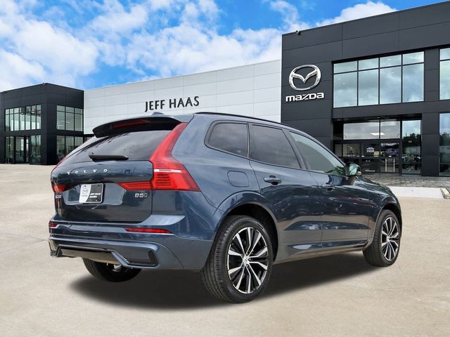 2024 Volvo XC60 Plus Dark Theme