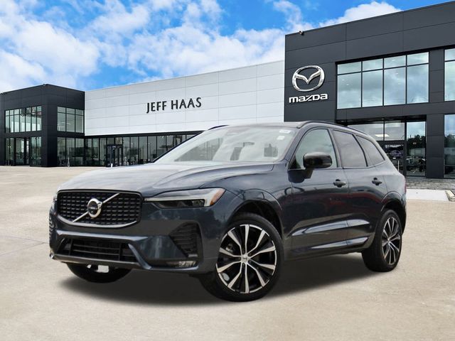 2024 Volvo XC60 Plus Dark Theme