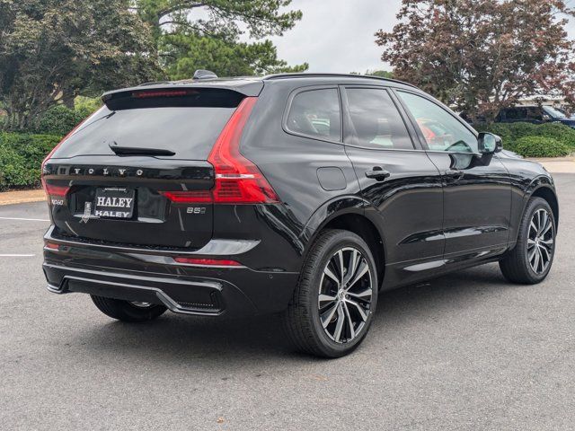 2024 Volvo XC60 Plus Dark Theme