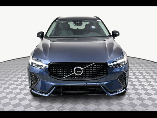 2024 Volvo XC60 Plus Dark Theme