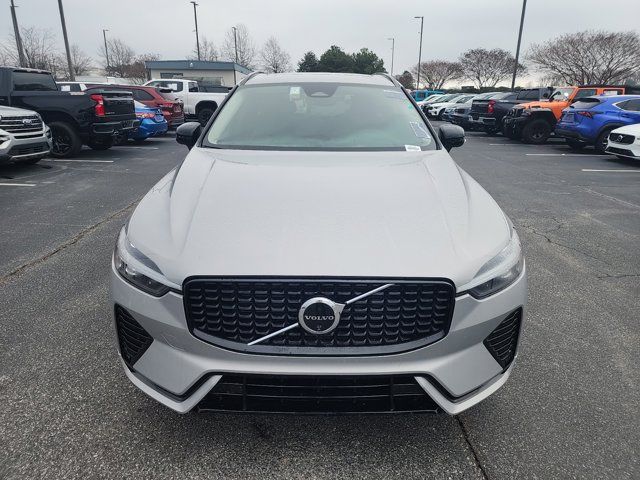 2024 Volvo XC60 Plus Dark Theme