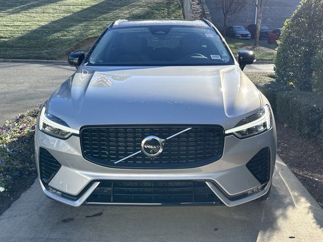 2024 Volvo XC60 Plus Dark Theme