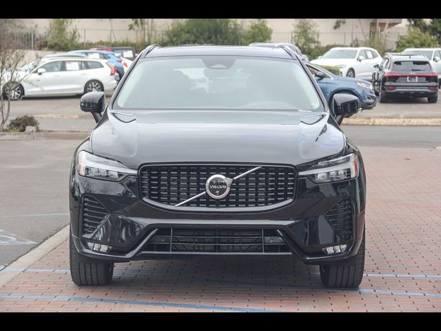 2024 Volvo XC60 Plus Dark Theme