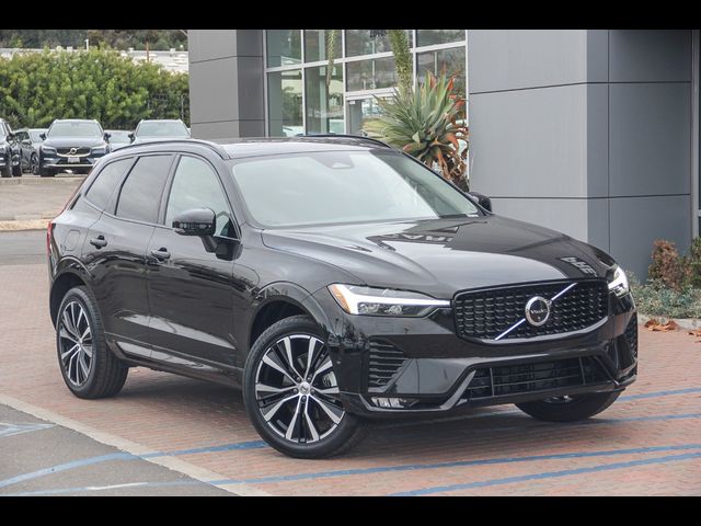 2024 Volvo XC60 Plus Dark Theme