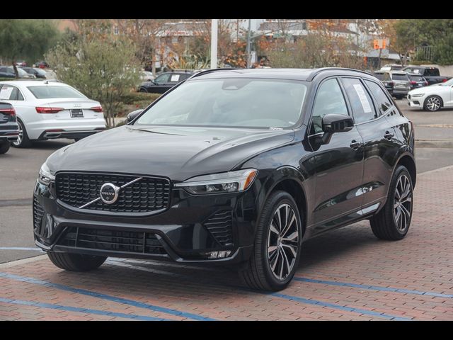 2024 Volvo XC60 Plus Dark Theme