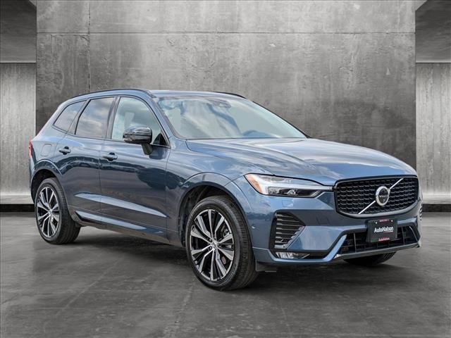 2024 Volvo XC60 Plus Dark Theme