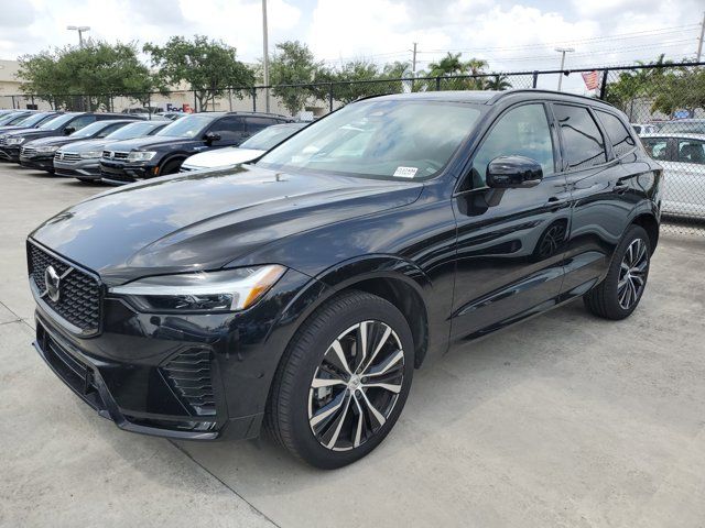 2024 Volvo XC60 Plus Dark Theme