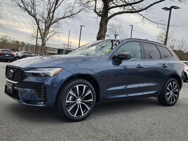 2024 Volvo XC60 Plus Dark Theme