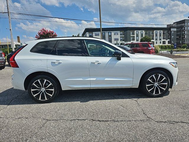 2024 Volvo XC60 Plus Dark Theme