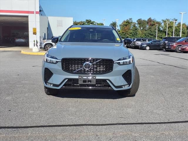 2024 Volvo XC60 Plus Dark Theme