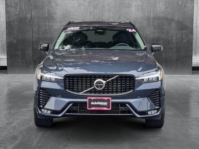 2024 Volvo XC60 Plus Dark Theme