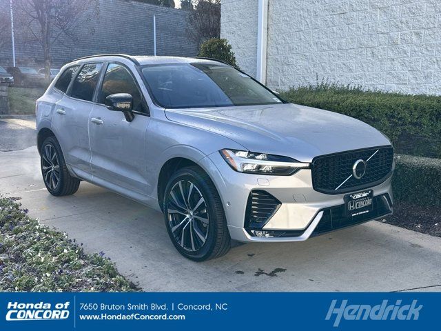 2024 Volvo XC60 Plus Dark Theme