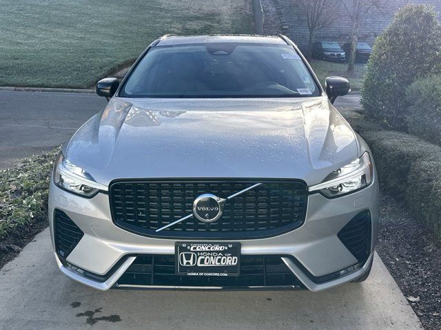 2024 Volvo XC60 Plus Dark Theme