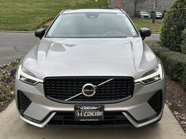 2024 Volvo XC60 Plus Dark Theme