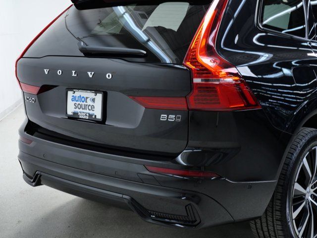 2024 Volvo XC60 Plus Dark Theme