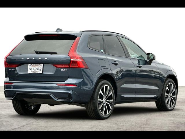 2024 Volvo XC60 Plus Dark Theme