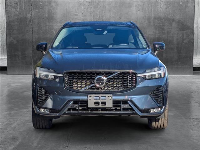 2024 Volvo XC60 Plus Dark Theme