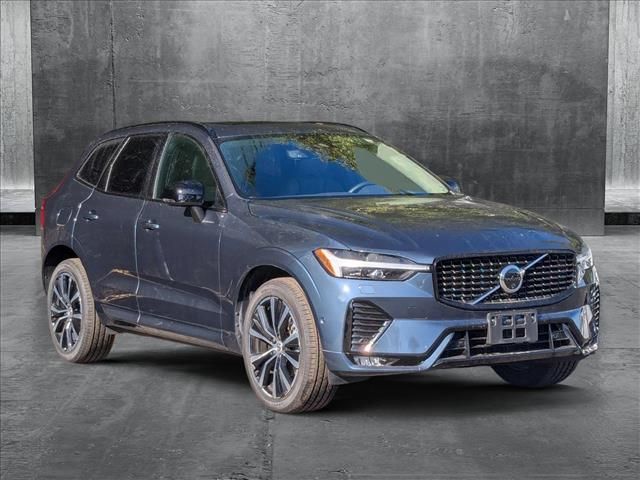 2024 Volvo XC60 Plus Dark Theme